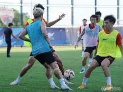 全力以赴：全队齐心协力备战下一场比赛的简单介绍